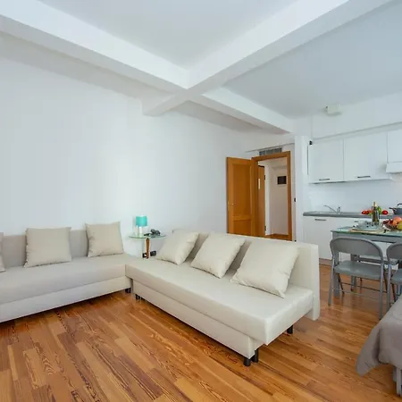 Apartment Savoia Handel 0-22 *